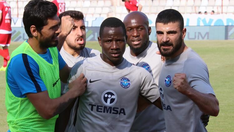 Adana Demirspor evinde 4 köşe