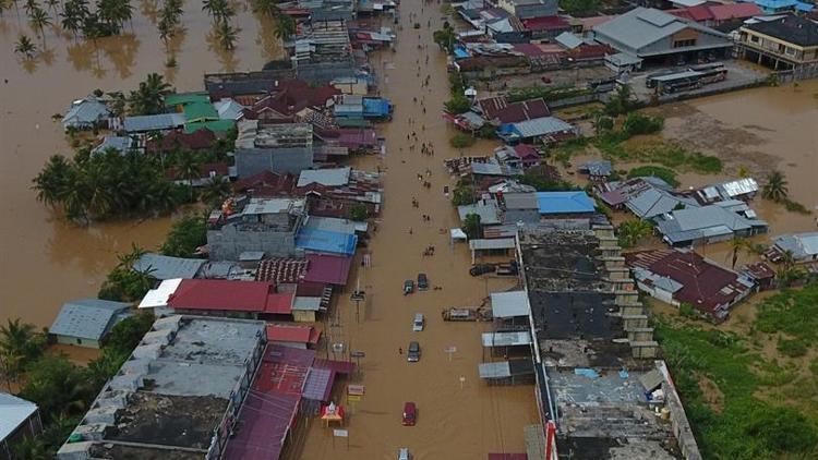 Endonezyadaki sel ve toprak kaymasında ölenlerin sayısı 31e çıktı