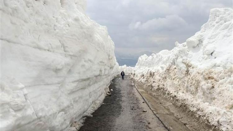 Nemrut Dağında kar kalınlığı 10 metre