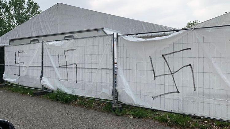 Almanya’da ramazan çadırlarına ırkçı saldırı