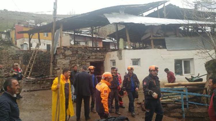 Erzurumda ahır inşaatında çökme: 2 ölü, 6 yaralı