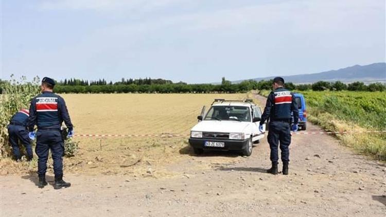 Manisada otomobilde erkek cesedi bulundu