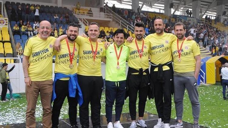 Menemen Belediyespor şampiyonluk kupasını aldı