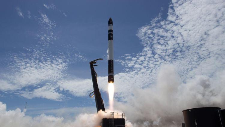 Rocket Lab yörüngeye 3 uydu fırlattı