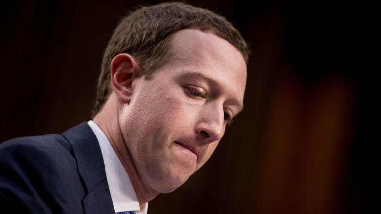 Facebookun kurucusu Hughesdan Zuckerberge ağır eleştiriler