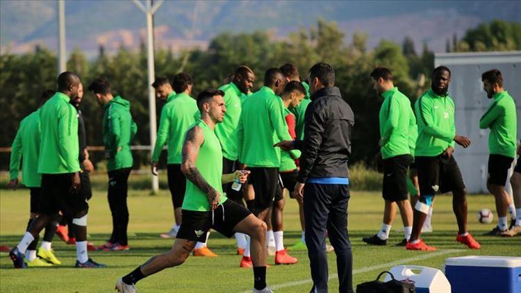 Kupa şampiyonu Akhisarspor Süper Lige veda edebilir