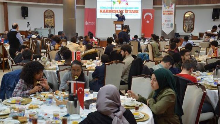30 ayrı ülkeden 400 öğrenci Ümraniye iftar sofrasında buluştu