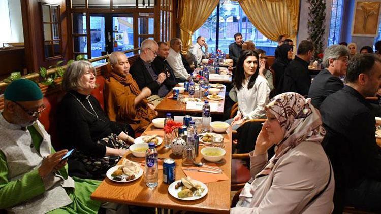 Müslüman ve Hıristiyanlar iftar sofrasında buluştu