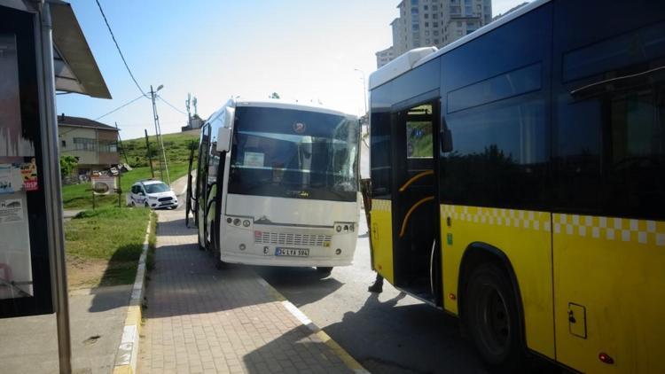 Freni patlayan minibüs İETT otobüsüne çarptı: 1 yaralı