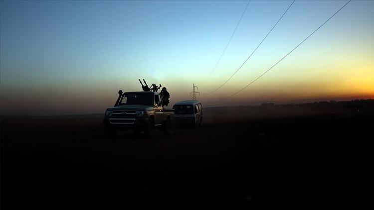 Esed rejimi güçleri İdlib il sınırına yaklaşıyor