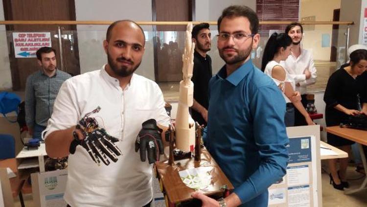 Suriyeli 2 üniversitelinin Robotik Yürüyen El projesi ilgi gördü