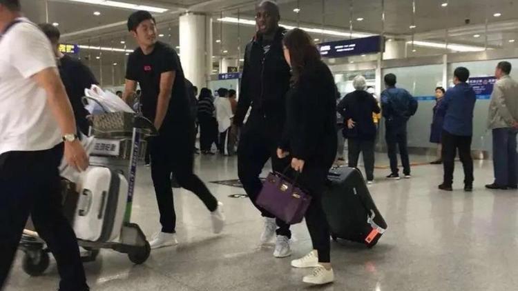 Yaya Toure imza için kente geldi İşte yeni takımı...