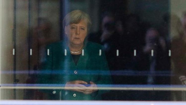 Merkel noktayı koydu... Kapıyı kapattı
