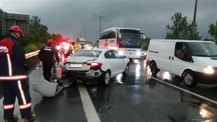 Düzcede zincirleme trafik kazası : 5 yaralı