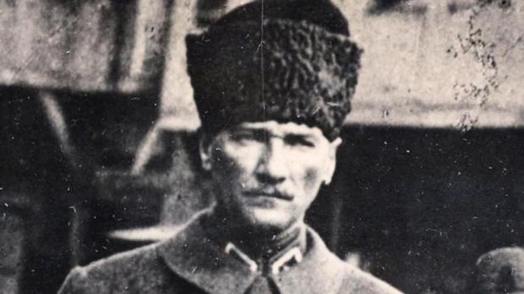 Atatürk ve arkadaşları bugün bizimle Türkiye’ye baksalardı ‘Bardağın  yarısı dolu, devam’ derlerdi