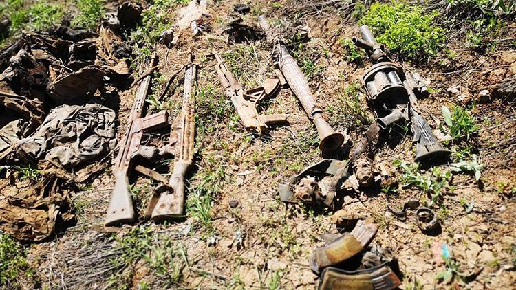 Çukurcada PKKnın silah, bomba ve mühimmatı ele geçirildi