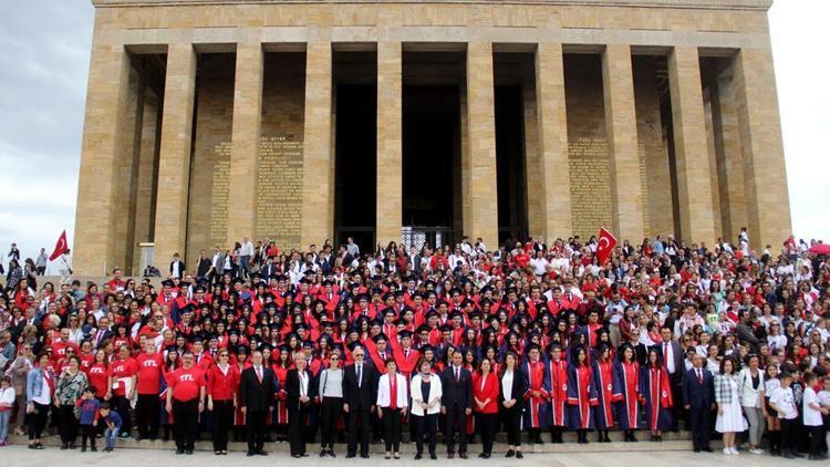 100’üncü yılda Atanın huzurunda