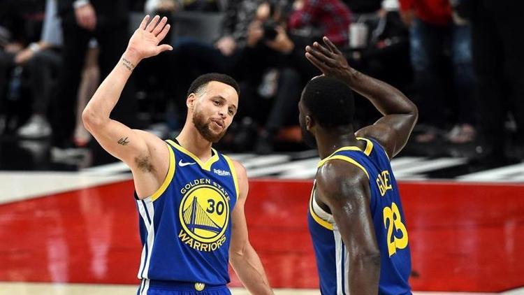 Curry ve Green iş başında Warriors 3-0 yaptı...