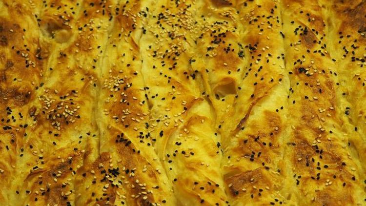 Kolay peynirli börek tarifi