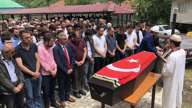 Ardahanda taş ocağındaki patlamada ölen işçi toprağa verildi