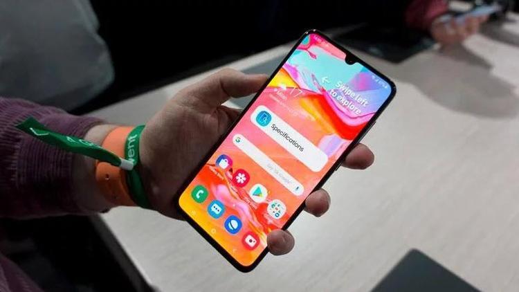 Samsung Galaxy A70 için yeni güncelleme yayınlandı