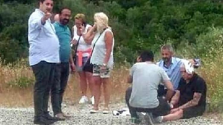 TIRın savrulan dorsesi taksiye çarptı: 2si turist 3 yaralı