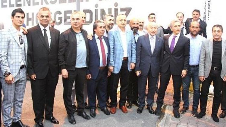 İstanbullu amatörler iftarı Nihat Özdemir ile açtılar