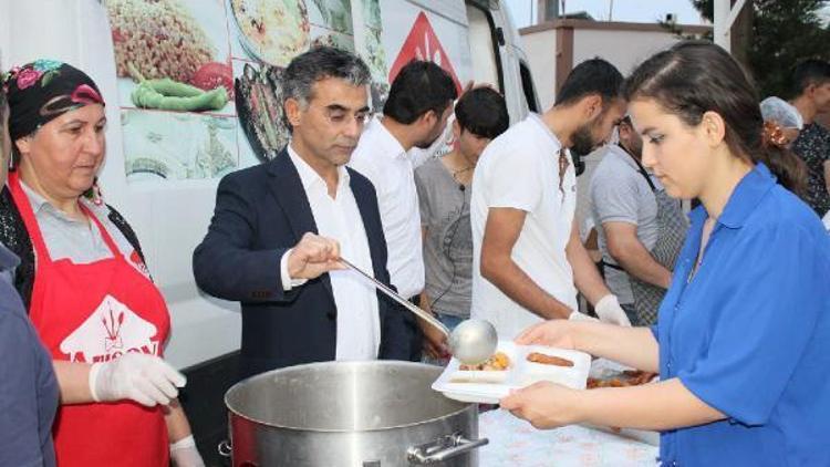 Ak Parti Kozan Teşkilatından Mahmutlu Mahallesinde iftar programı