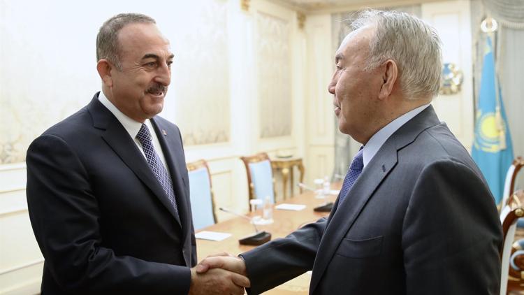 Bakan Çavuşoğlu, Nursultan Nazarbayev ile görüştü