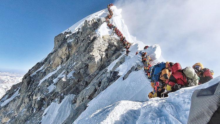 Everest’te trafik ‘kazası’: 4 ölü