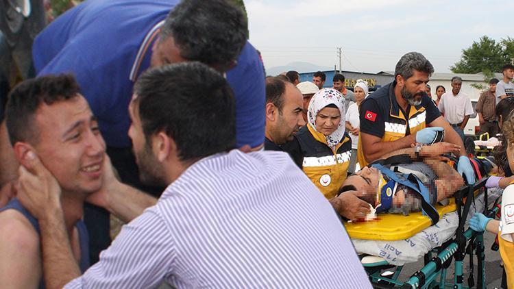 Antalyada feci kaza Ortalık savaş alanına döndü