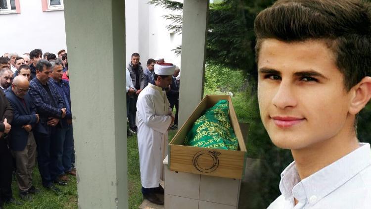 Lise öğrencisinin cenazesini imam babası kıldırdı