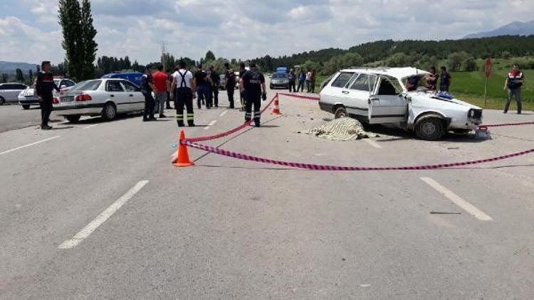 Kazada sürücü ve eşi öldü, gelinleri yaralandı