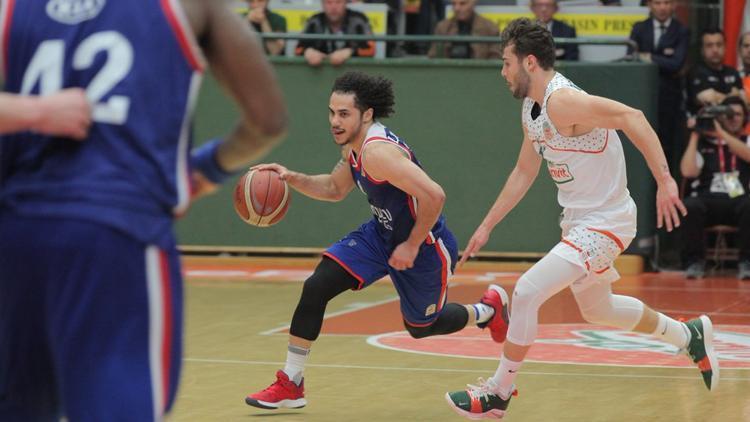 İlk yarı finalist Anadolu Efes