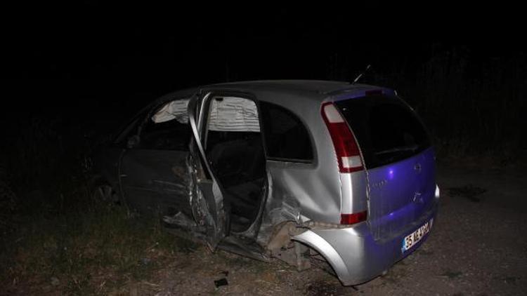 İzmirde 2 otomobil çarpıştı: 7 yaralı