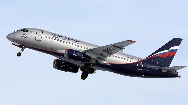 Rusya’da yolcu uçağı acil iniş yaptı