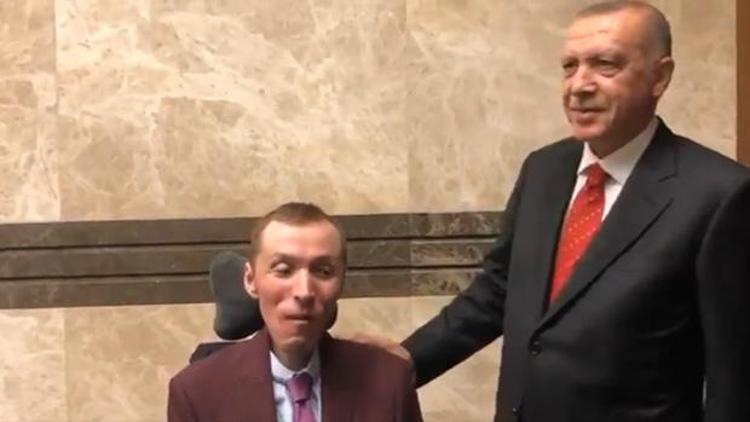 Cumhurbaşkanı Erdoğan, DMD hastası gençle görüştü
