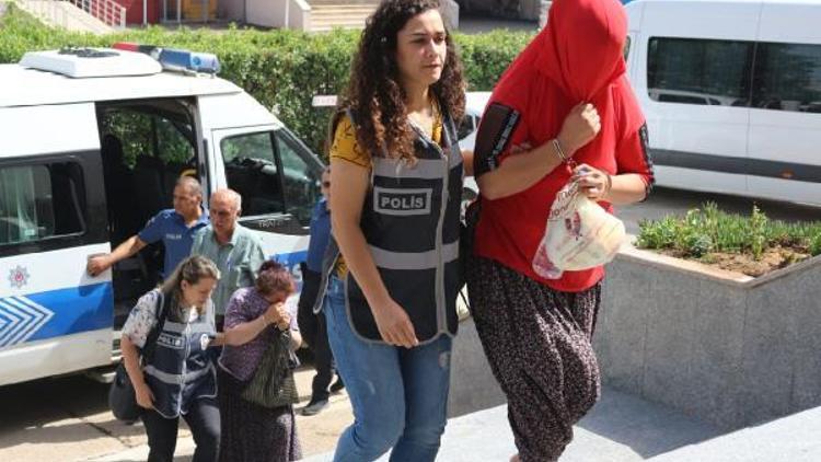 Adanada fuhuş şüphelisi 20 kişi adliyede