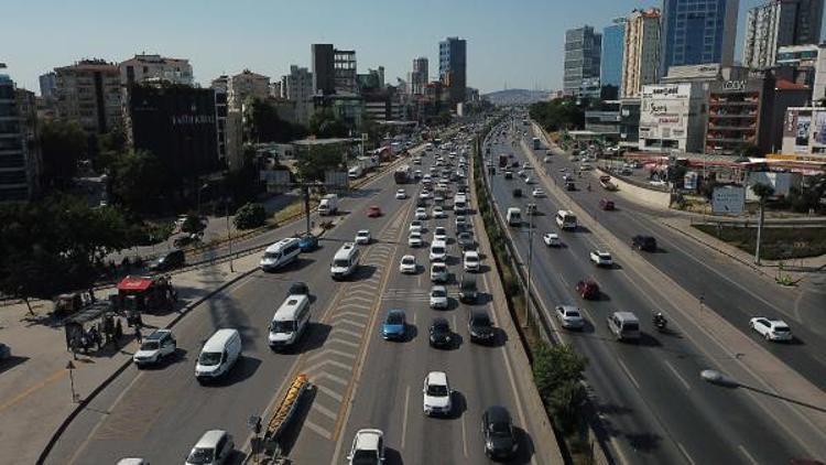 Son dakika... İstanbul trafiğinde tatil yoğunluğu başladı