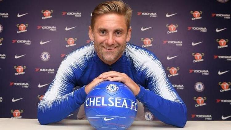 Chelseanin tecrübeli kalecisi futbolu bıraktı