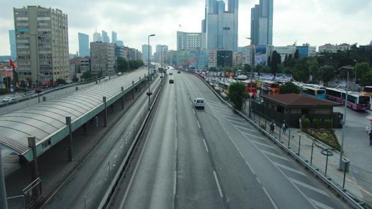 İstanbulda yollar boş kaldı