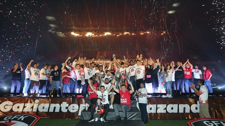 Gazişehir Gaziantep’ten görkemli Süper Lige yükselme kutlaması