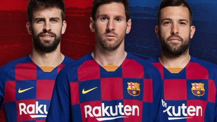 Barcelona yeni formalarını tanıttı