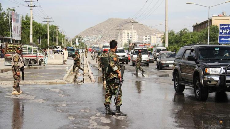 Afganistanda bayram namazı çıkışında bombalı saldırı: 2 ölü