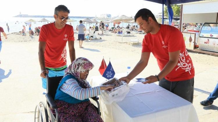 Aydın Büyükşehir sahillerde vatandaşlarla bayramlaştı