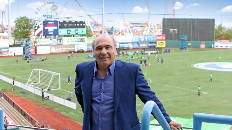 Rocco Commisso, Fiorentinayı 160 milyon euroya satın aldı