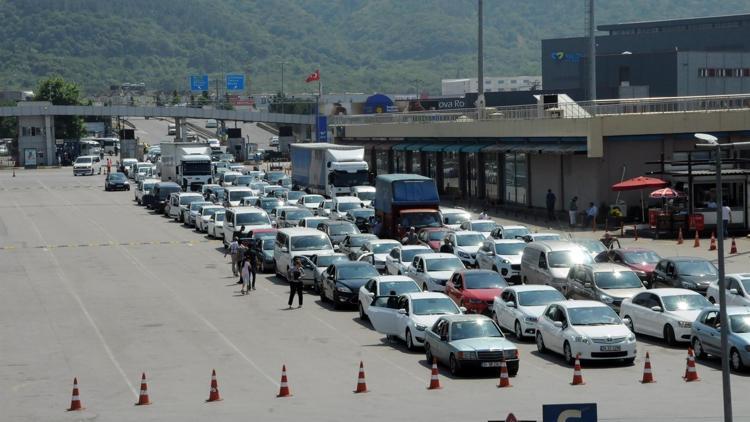 Feribot sayısı arttırıldı Yoğunluk sürüyor