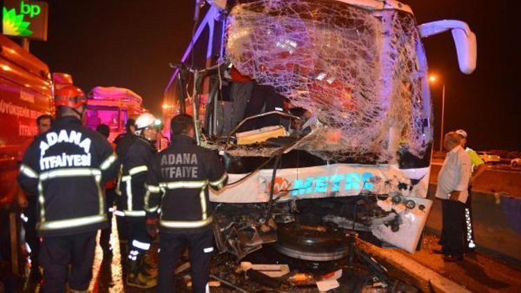 Adanada zincirleme kaza: En az 20 yaralı