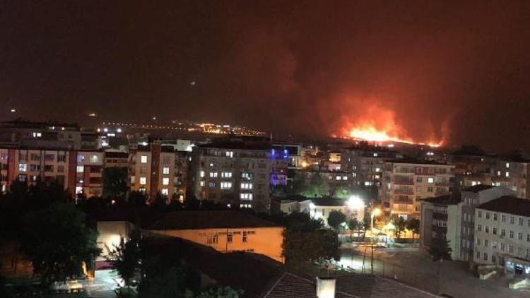 Batmanda yıldırım düştü; 600 dönümde ekili buğday yandı