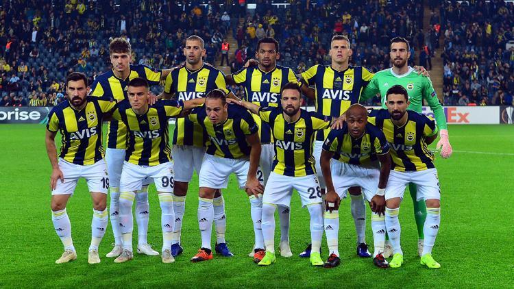 Yıldız futbolcudan flaş hamle Fenerbahçeyi sildi...